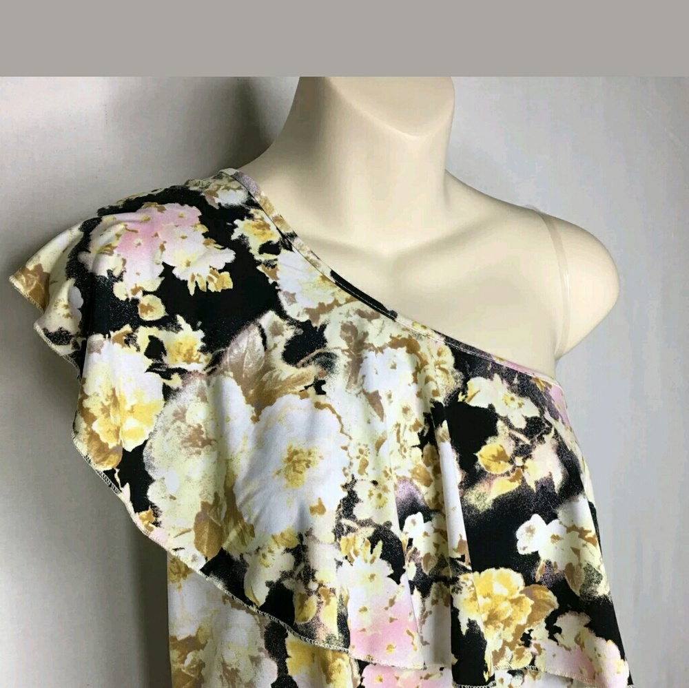 NWT Diana Belle One Shoulder Ruffle Floral Top